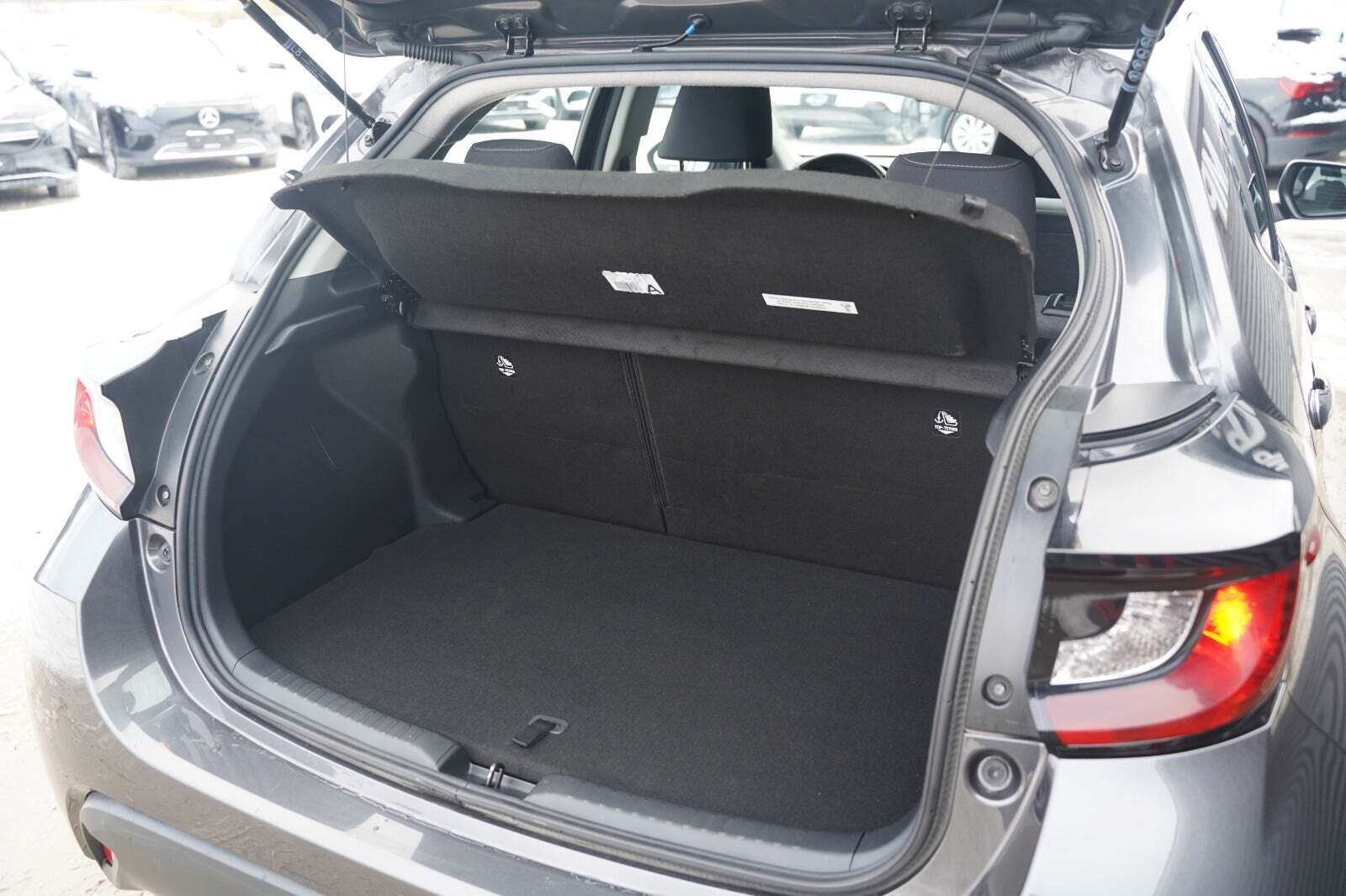 Sort Toyota Yaris fra 2021