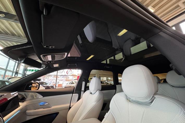 Sort Xpeng G9 fra 2024