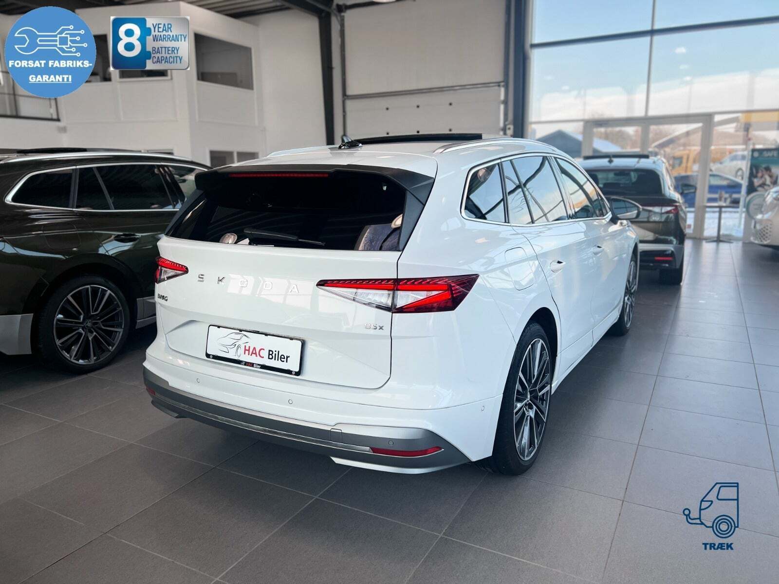 Hvid Skoda Enyaq fra 2025