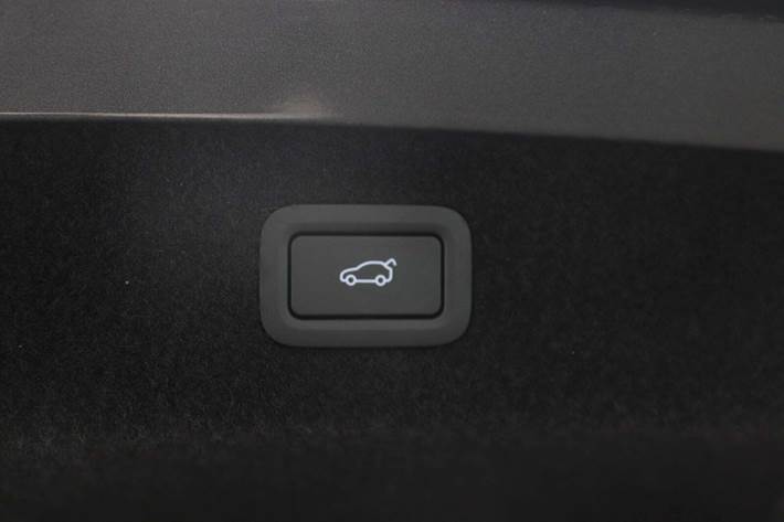 Grå Xpeng P7 fra 2024