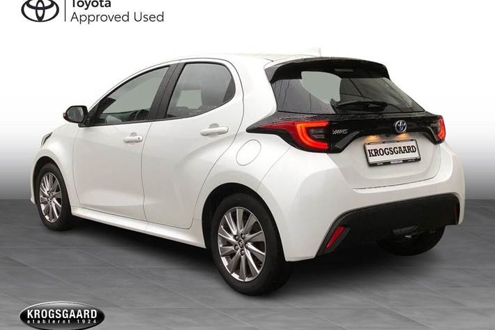 Hvid Toyota Yaris fra 2022
