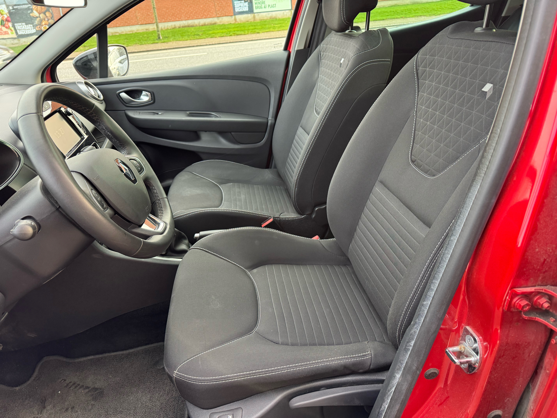 Rød Renault Clio fra 2018