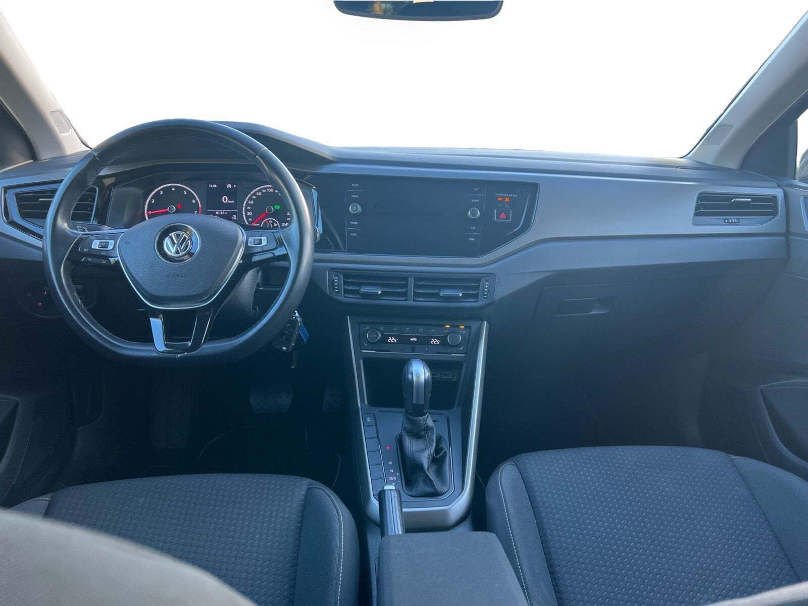 Sort VW Polo fra 2020