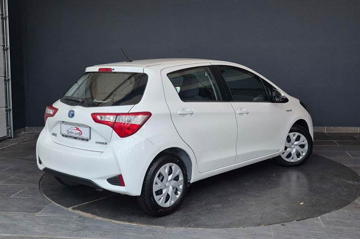Hvid Toyota Yaris fra 2019