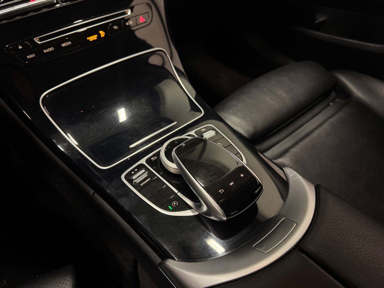 Grå Mercedes C220 d fra 2017