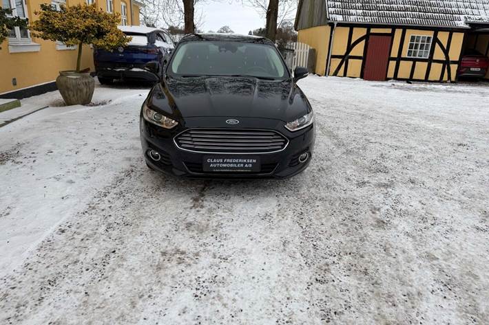 Sort Ford Mondeo fra 2018