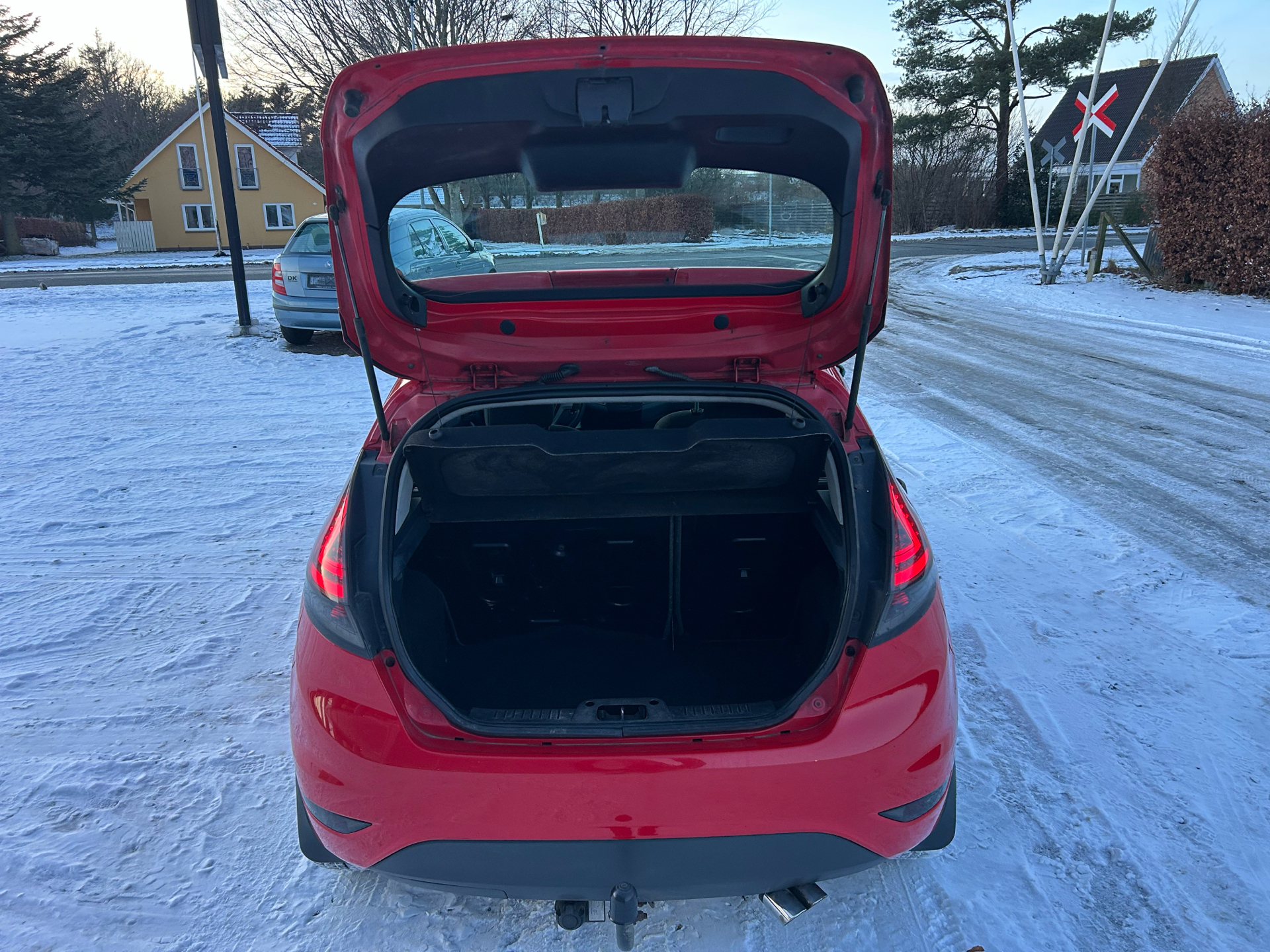 Rød Ford Fiesta fra 2008