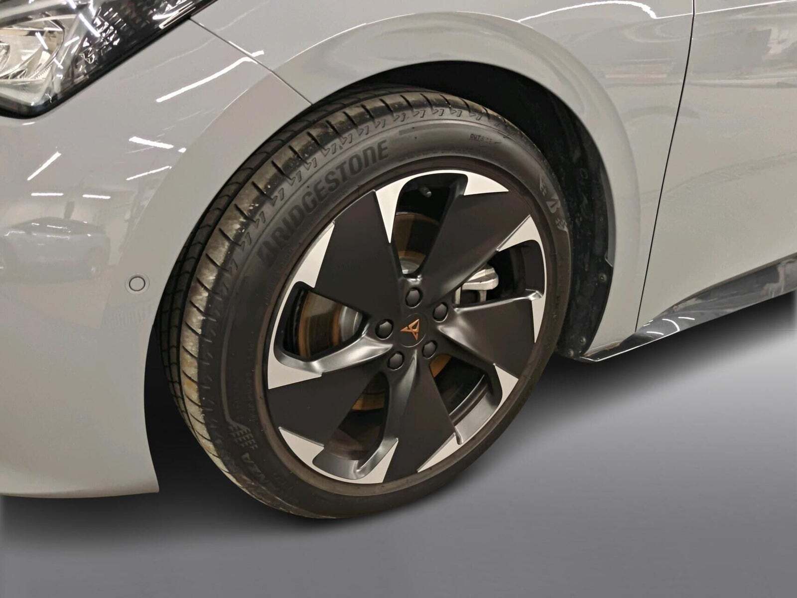 Grå Cupra Born fra 2025