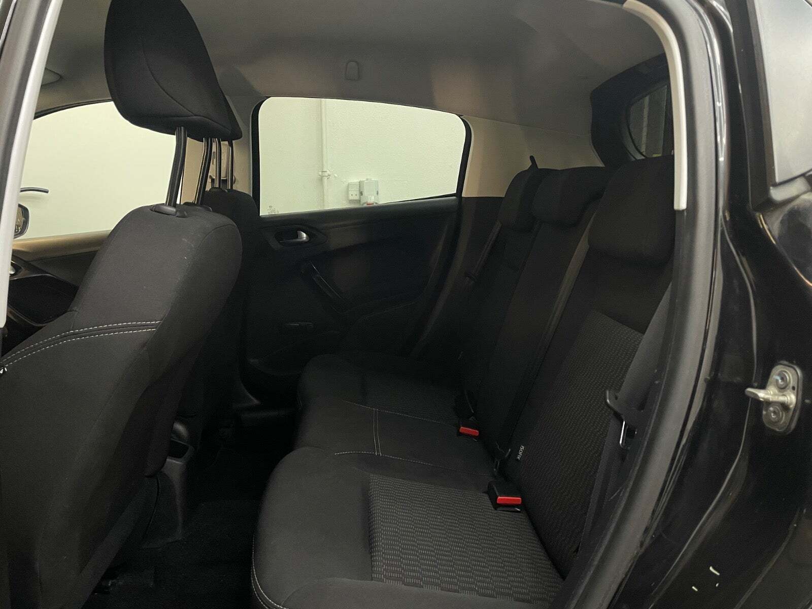 undefined Peugeot 208 fra 2017