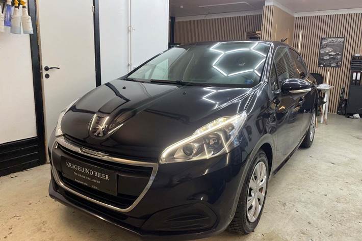 undefined Peugeot 208 fra 2016 set udefra