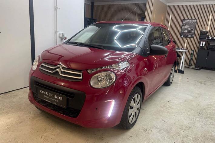 Rød Citroën C1 fra 2018 set udefra