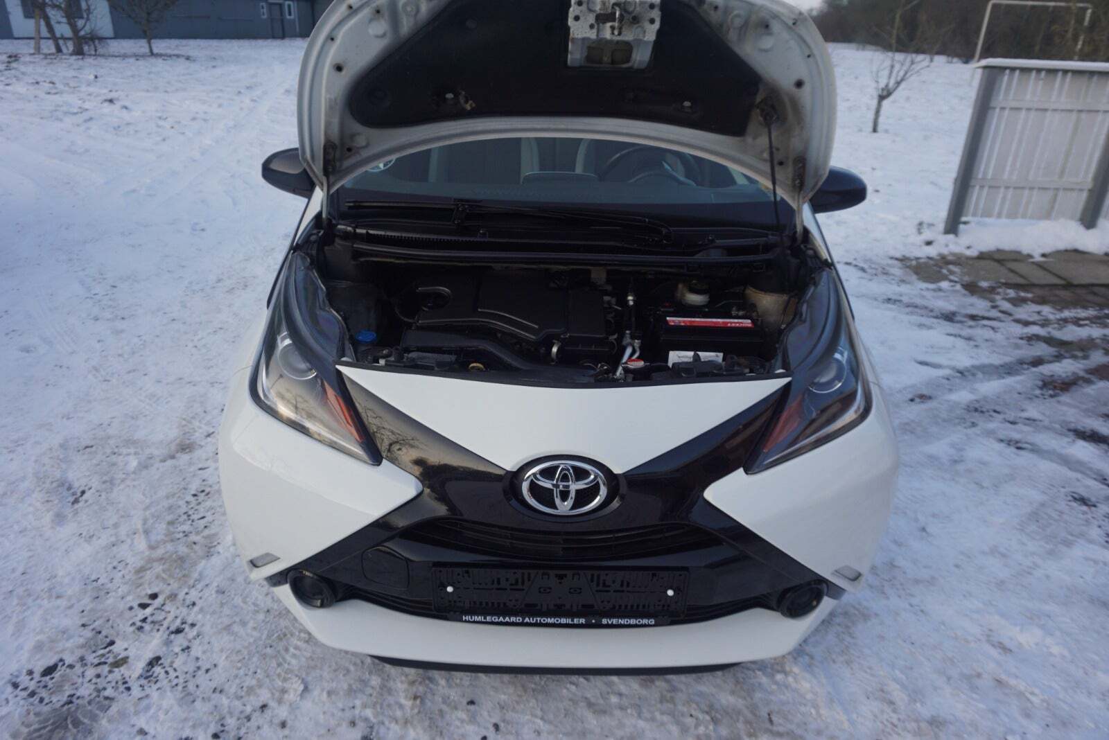 Hvid Toyota Aygo fra 2015