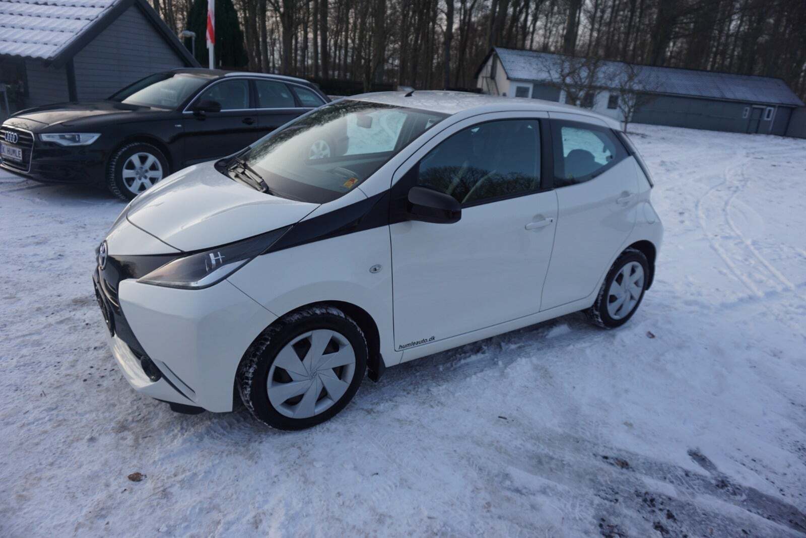 Hvid Toyota Aygo fra 2015