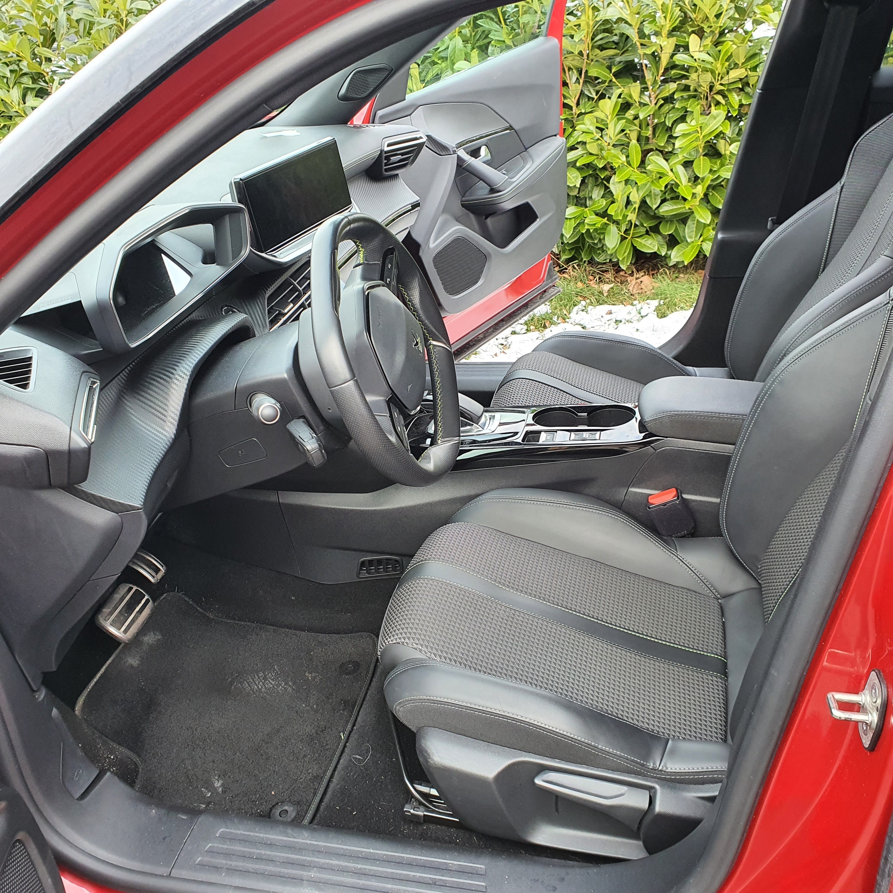 Peugeot e-2008 EL 50 kWh 136 SUV