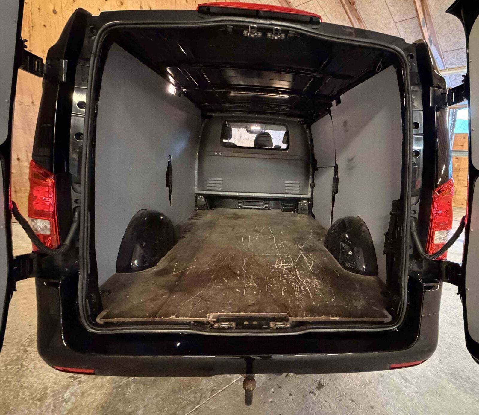 Sort Mercedes Vito 116 fra 2016