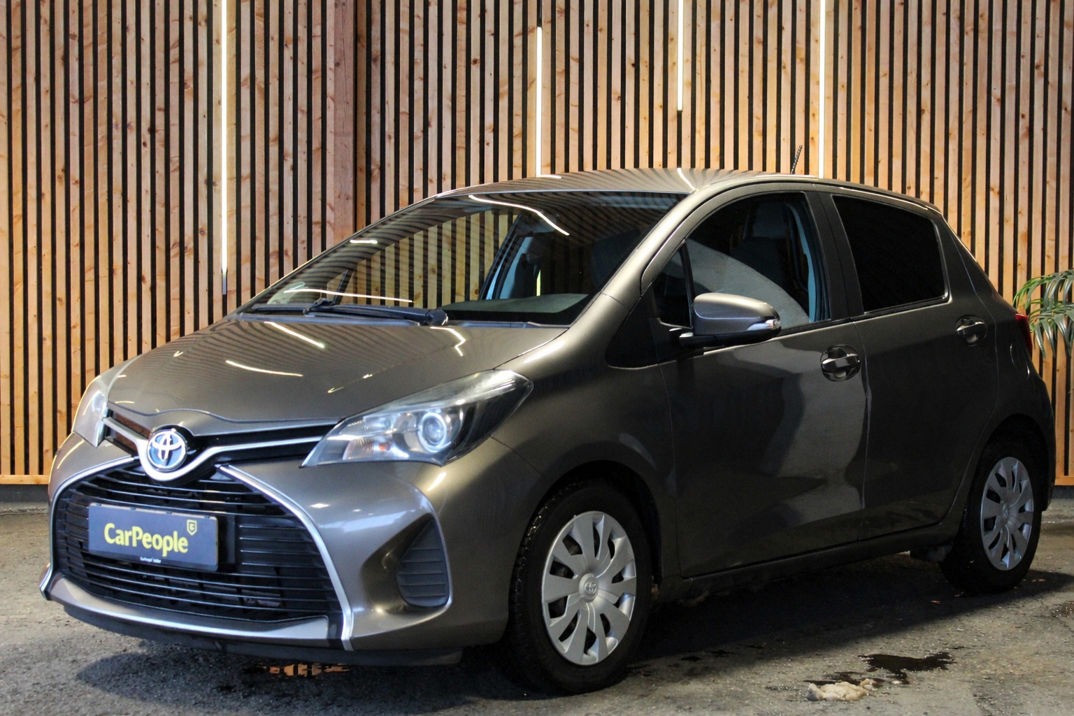 Toyota Yaris 1,5 Hybrid H2 e-CVT Van