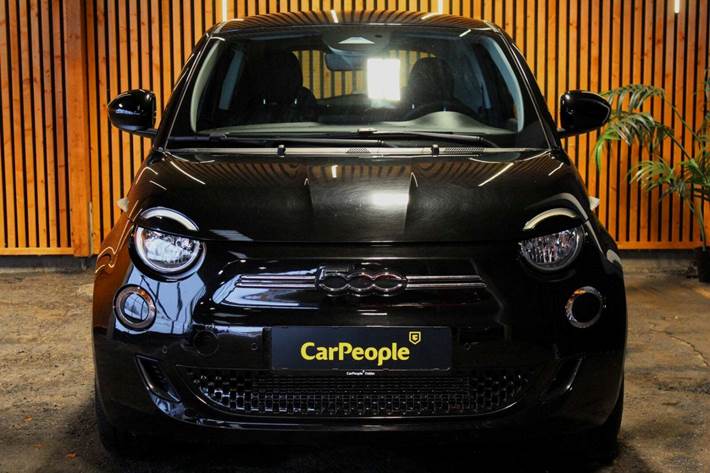 Sort Fiat 500e fra 2024