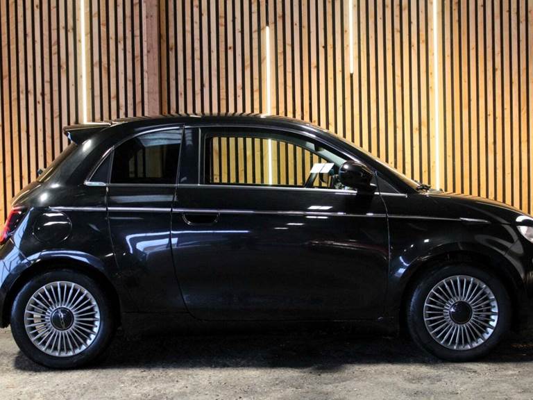 Fiat 500e 42 la Prima 3+1