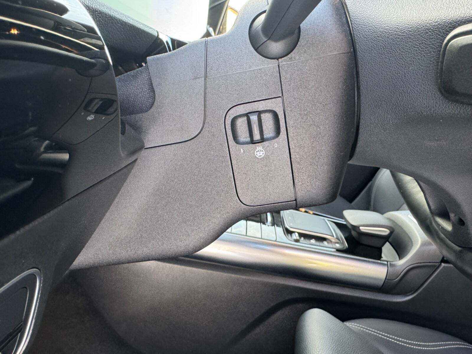 Sort Mercedes EQA250+ fra 2023