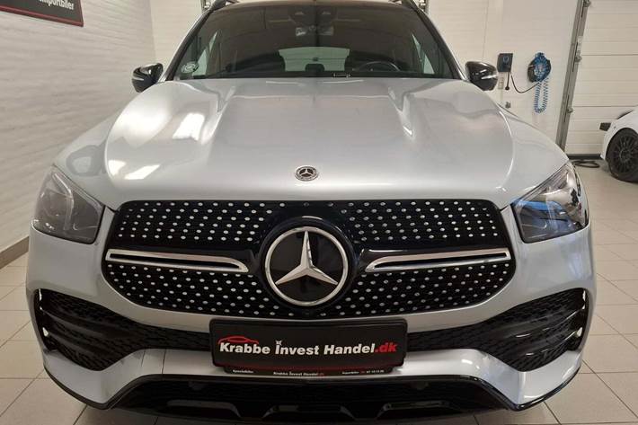 Sølv Mercedes GLE350 de fra 2022