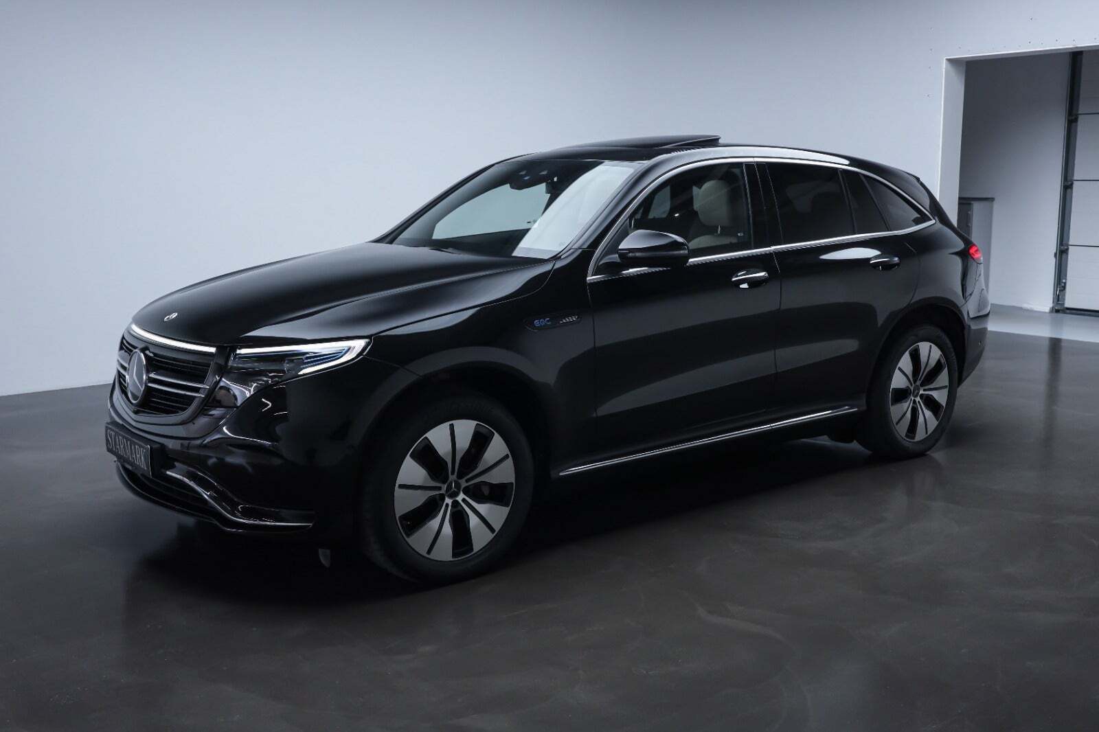 Sort Mercedes EQC400 fra 2023