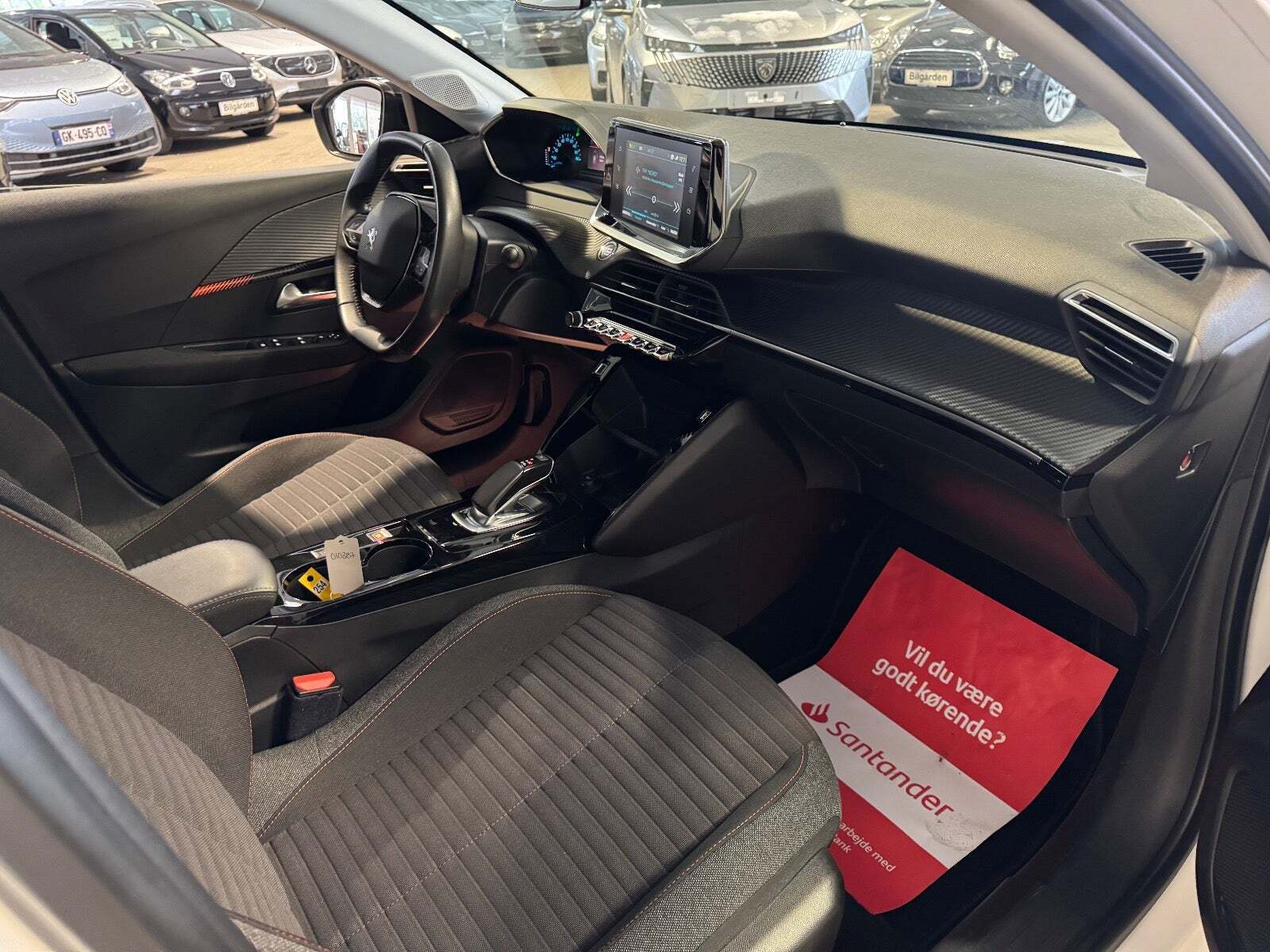 Hvid Peugeot e-208 fra 2022