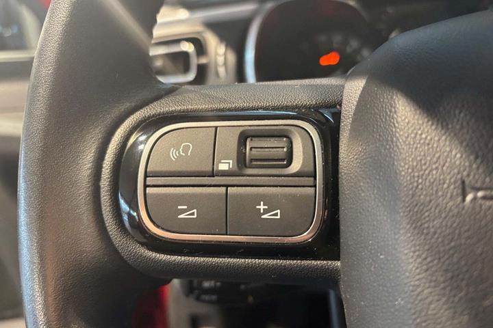 Rød Citroën C3 fra 2019