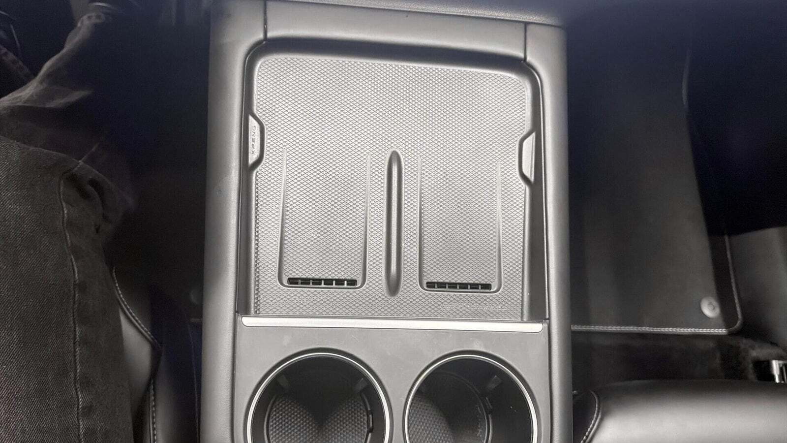 Hvid Xpeng G6 fra 2024