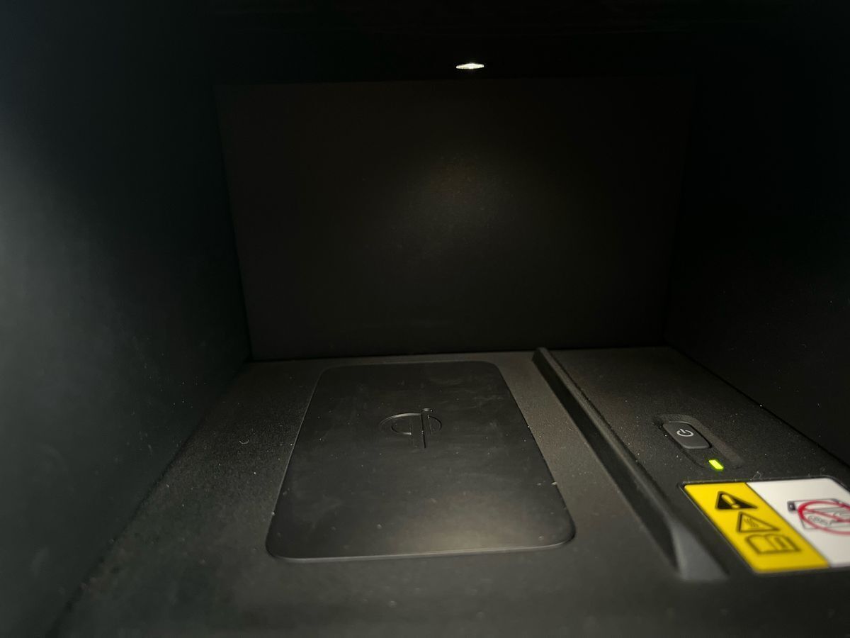 Sølv Toyota Corolla Cross fra 2023