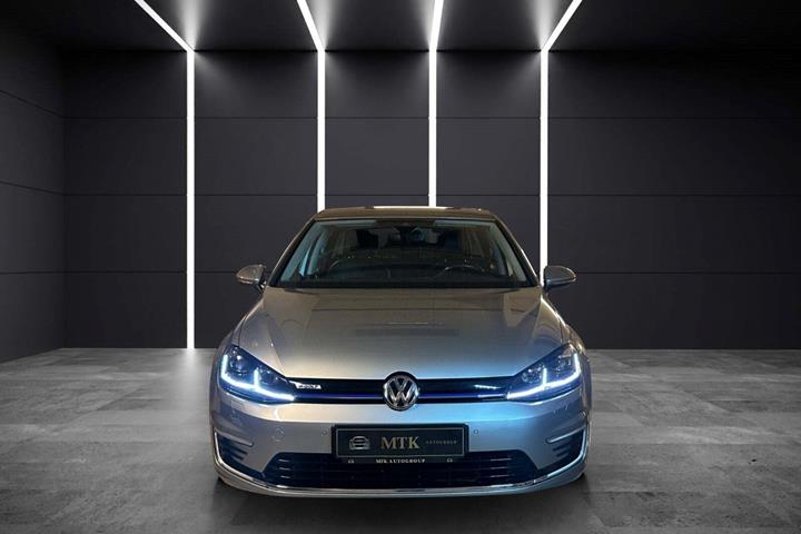 Sølv VW e-Golf VII fra 2020
