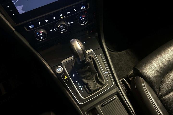 Sølv VW e-Golf VII fra 2020