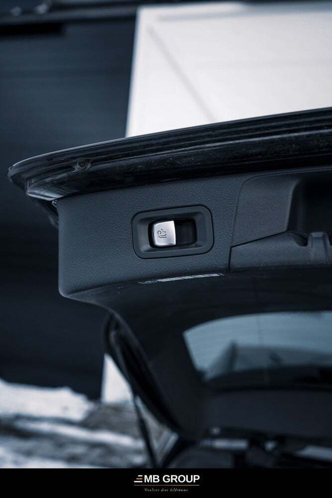 Gul Mercedes C220 d fra 2020