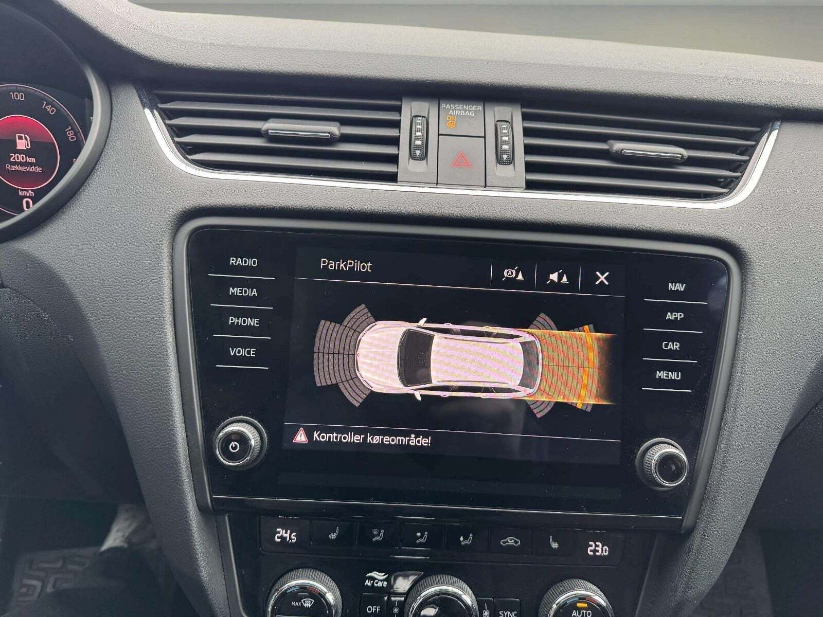 Rød Skoda Octavia fra 2020