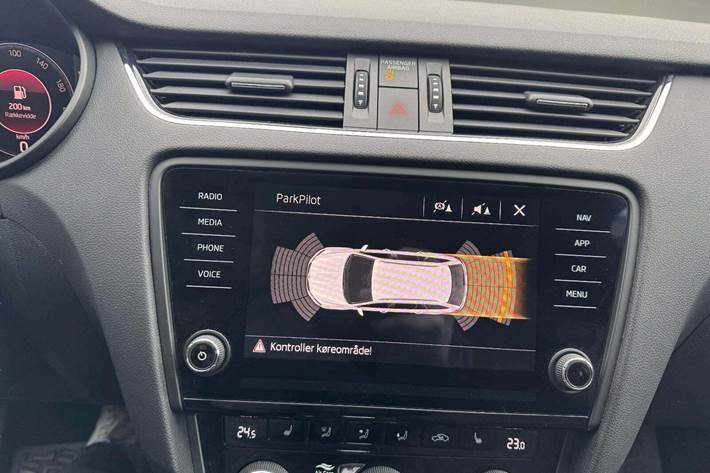 Rød Skoda Octavia fra 2020