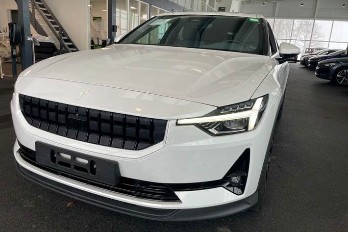 Hvid Polestar 2 fra 2023