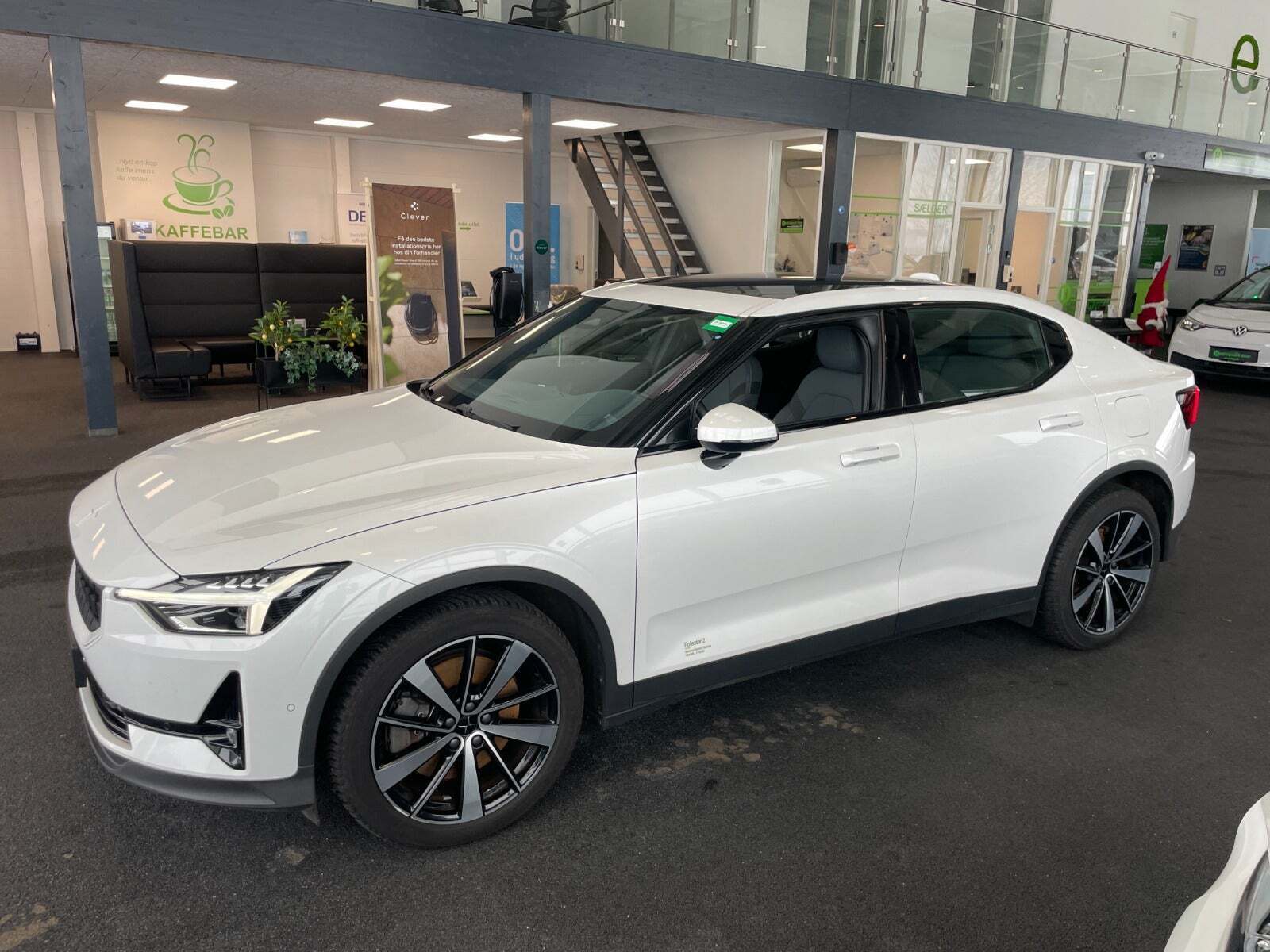 Hvid Polestar 2 fra 2023