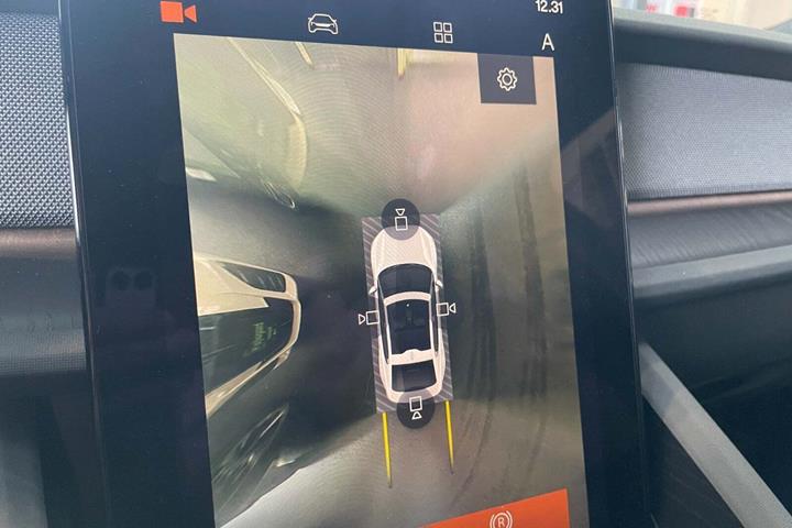 Hvid Polestar 2 fra 2023