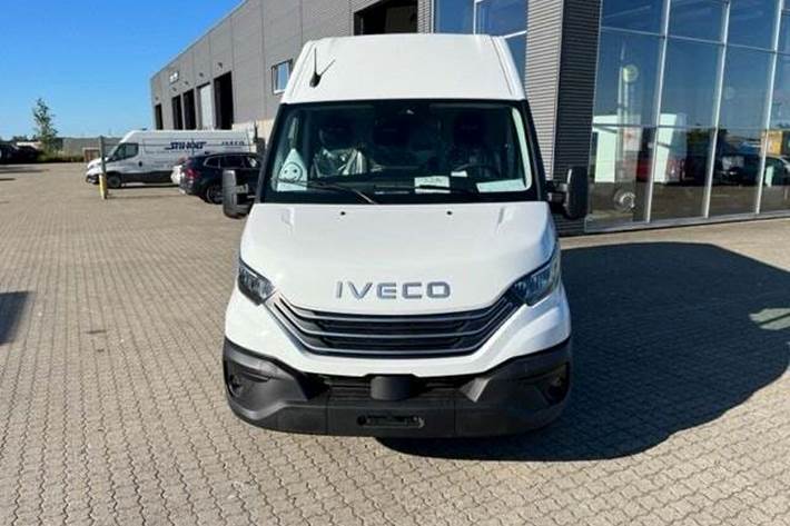 Hvid Iveco Daily fra 2026