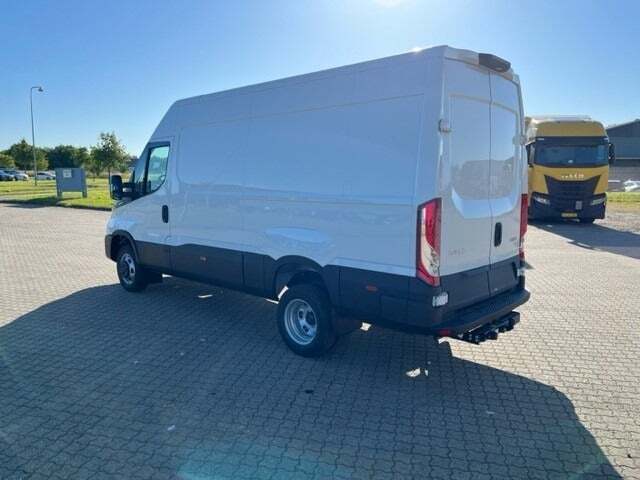 Hvid Iveco Daily fra 2026