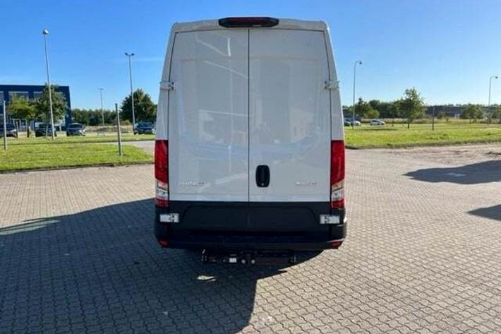 Hvid Iveco Daily fra 2026