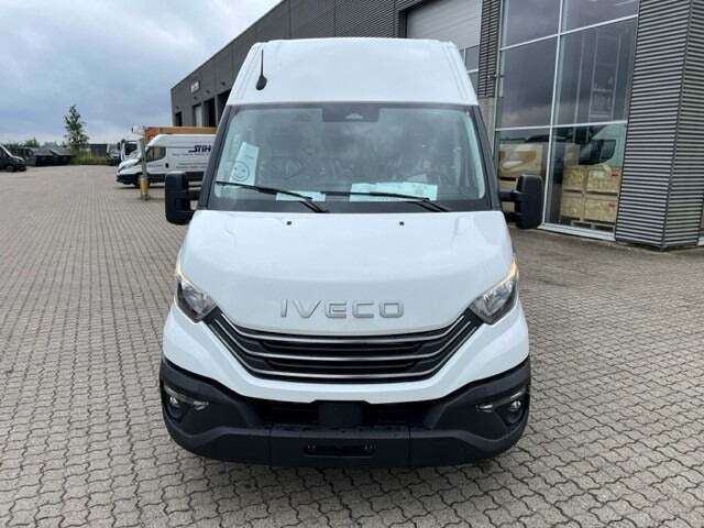 Hvid Iveco Daily fra 2026