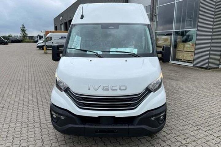 Hvid Iveco Daily fra 2026