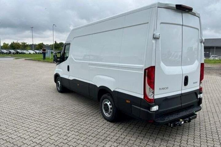 Hvid Iveco Daily fra 2026