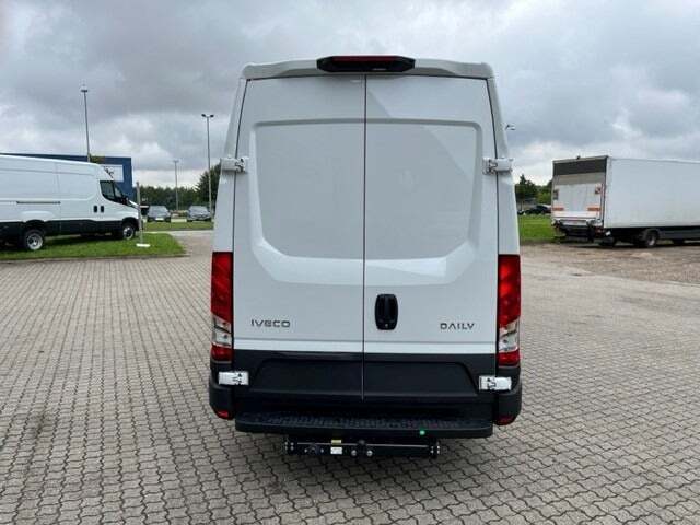 Hvid Iveco Daily fra 2026