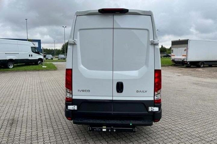 Hvid Iveco Daily fra 2026
