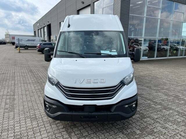Hvid Iveco Daily fra 2026