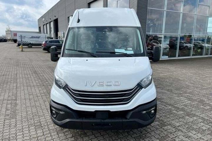 Hvid Iveco Daily fra 2026
