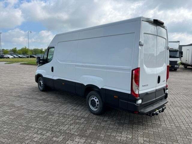 Hvid Iveco Daily fra 2026