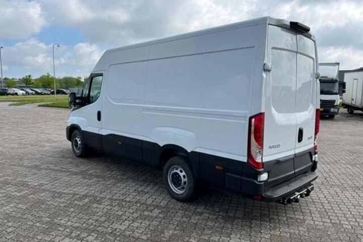 Hvid Iveco Daily fra 2026