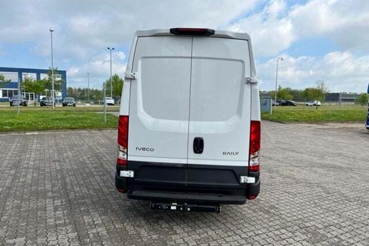 Hvid Iveco Daily fra 2026